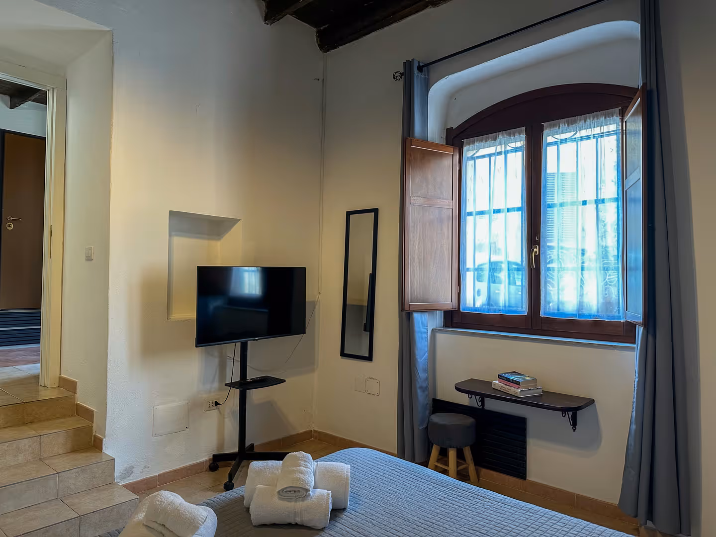 69bd73052e4db74a5231e78e la nicchia 2