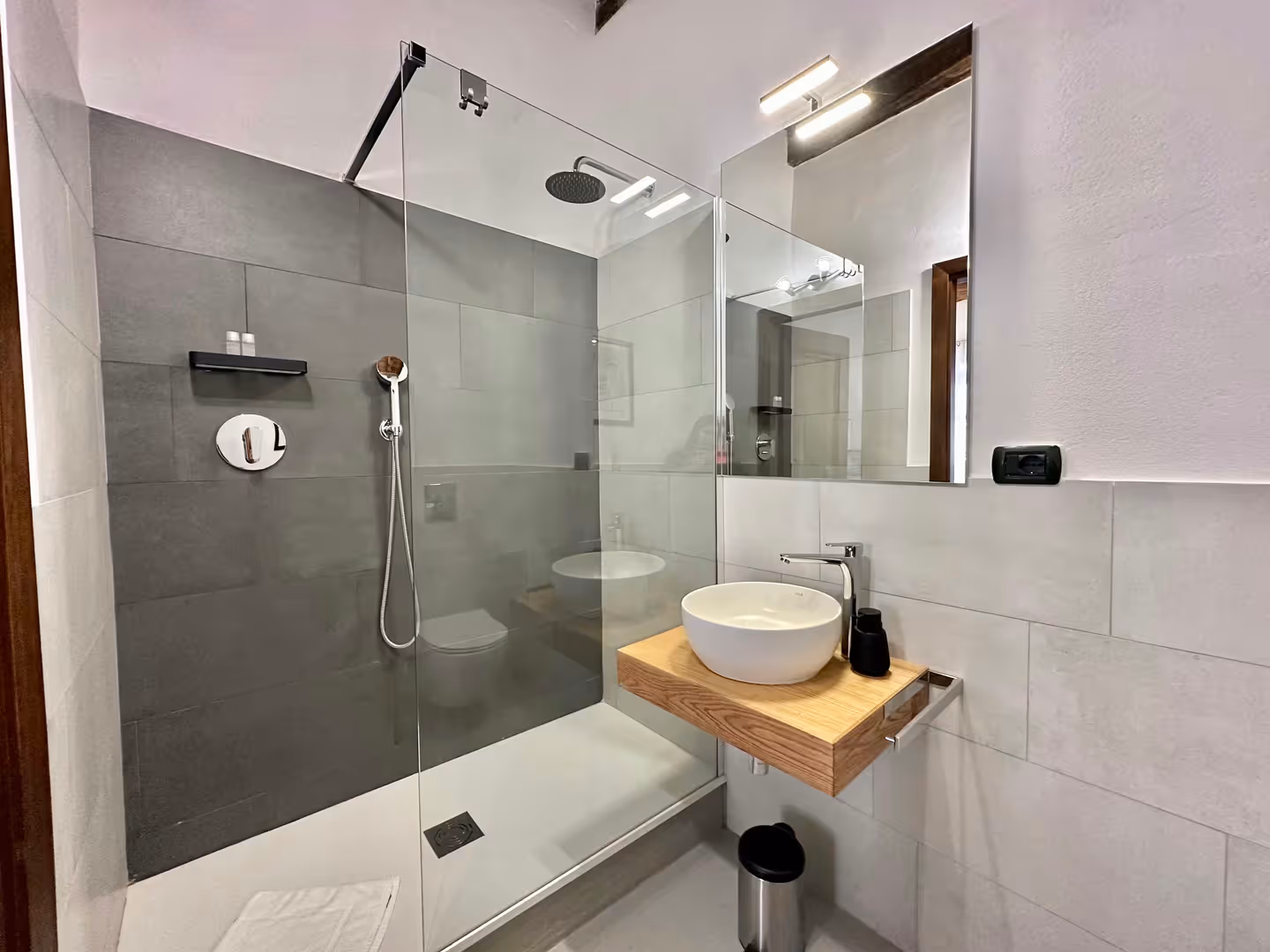 C&O Savoia Deluxe Rooms I