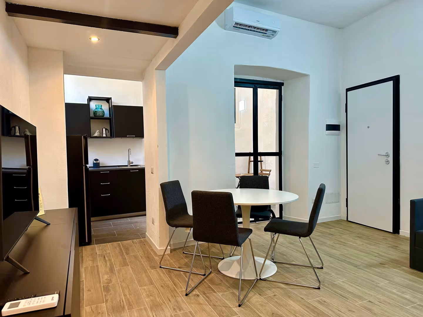 69bd73052e4db74a5231e7e2 my exclusive cavour 103 copertina